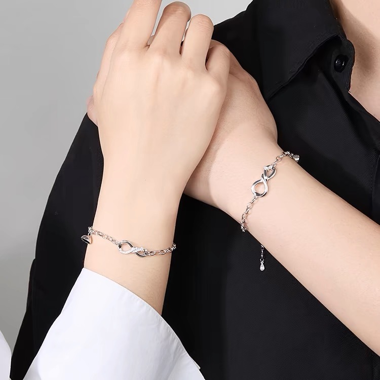 ペアブレスレット 無限大と小さなハート装飾のステンレス腕輪