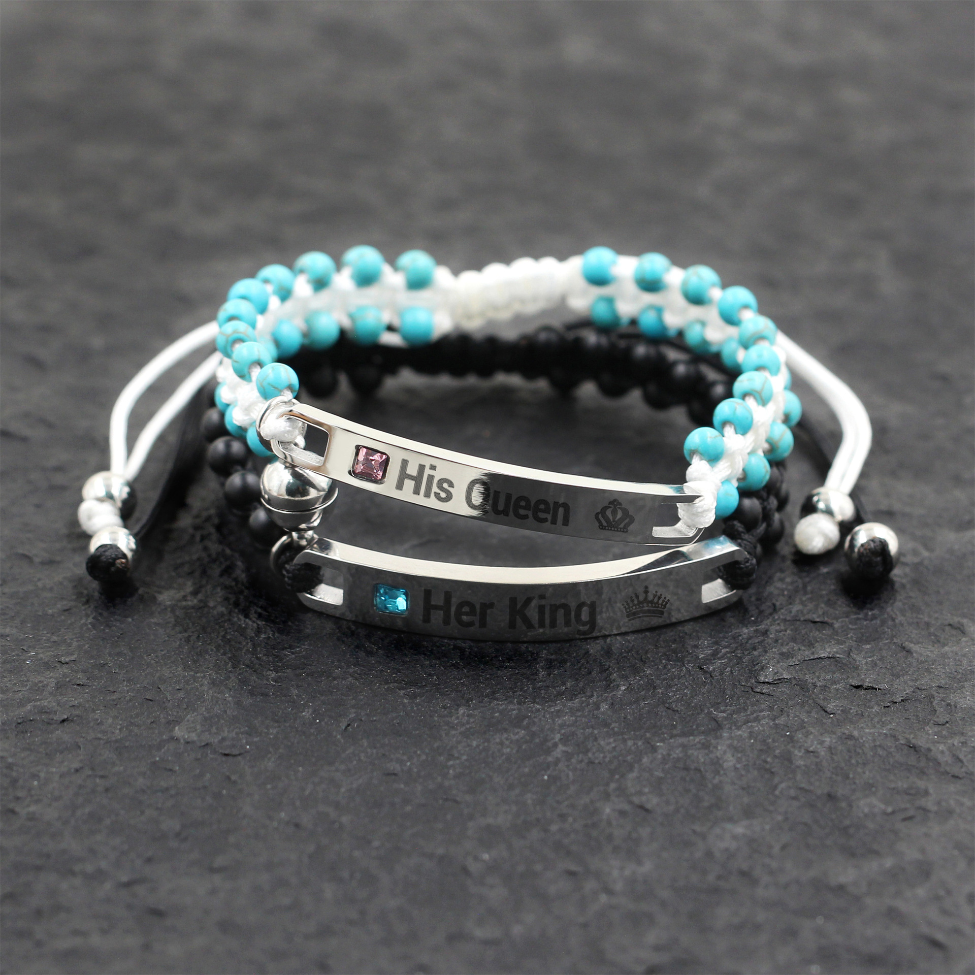 ペアブレスレット 王様と女王様刻印プレート編み込みビーズブレスレット