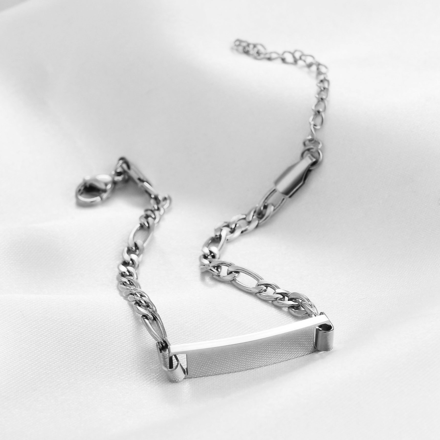 https://fulmo-img-server.com/pairheart/bb6fbf1a-96a7-43b6-a043-f7ed5f9d8383.jpg