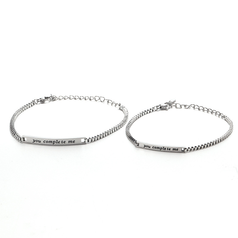 刻印メッセージ入り繊細チェーンペアブレスレット