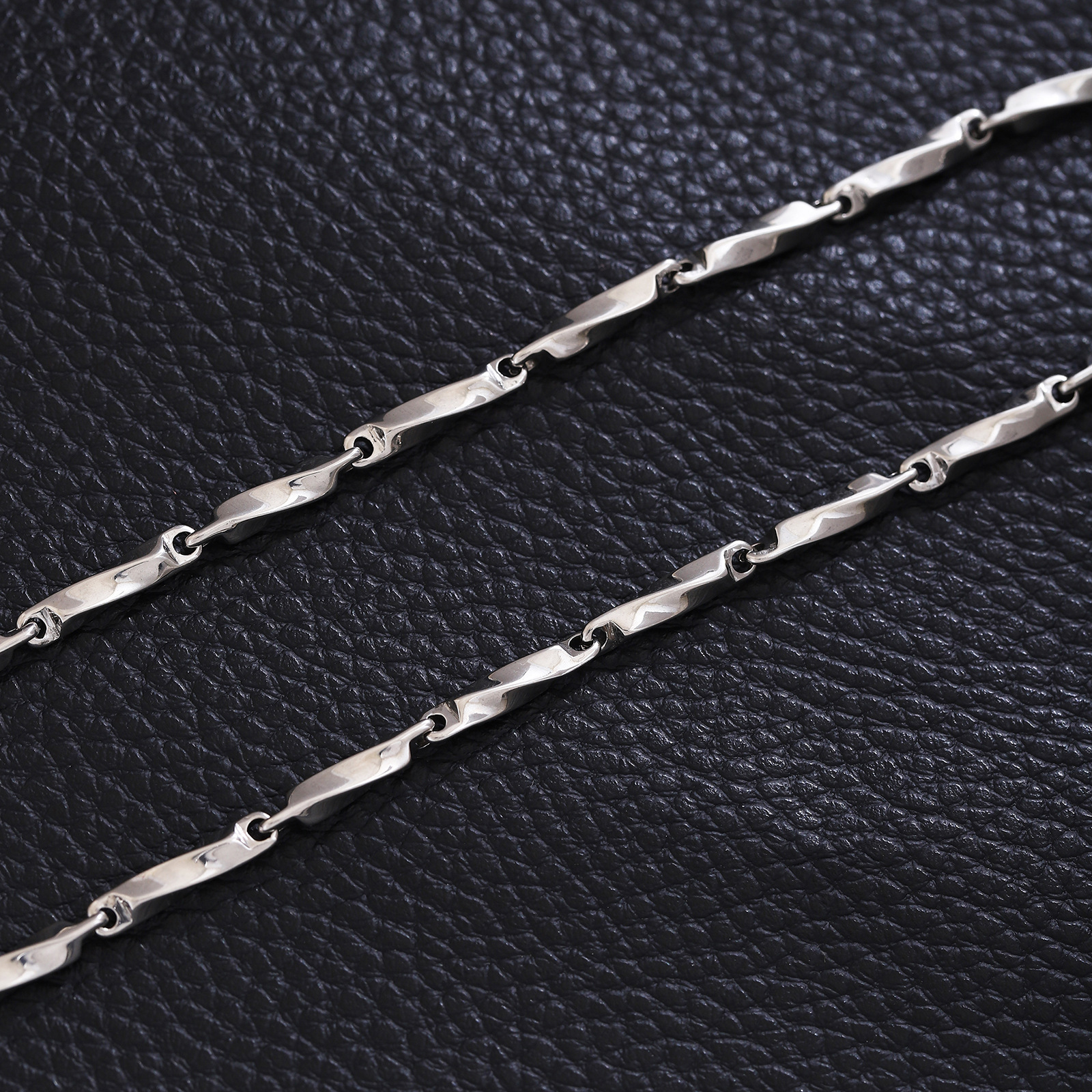 ペアブレスレット ツイストバー細身チェーンペアブレスレット