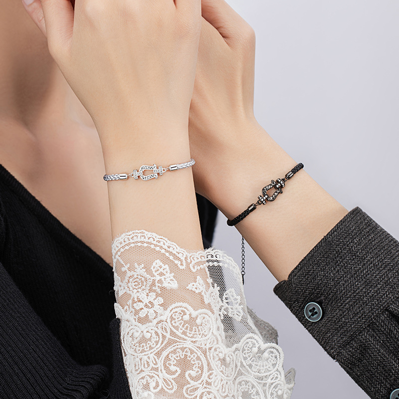 ペアブレスレット 永遠の絆を結ぶ編み込み紐モチーフペアブレスレット