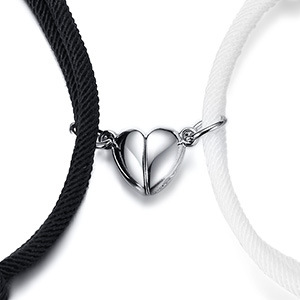 https://fulmo-img-server.com/pairheart/c03a7b4a-44fd-4db5-94bd-240d8b4a84f1.jpg