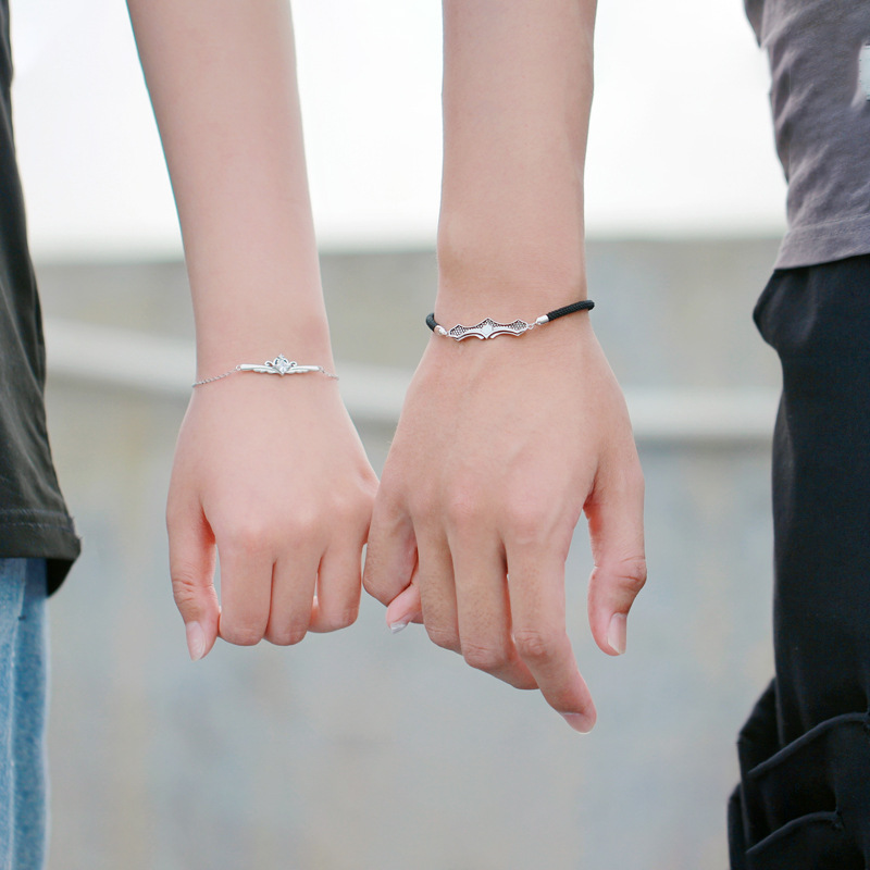 ペアブレスレット 王冠とダイヤモチーフのシルバーペアブレスレット