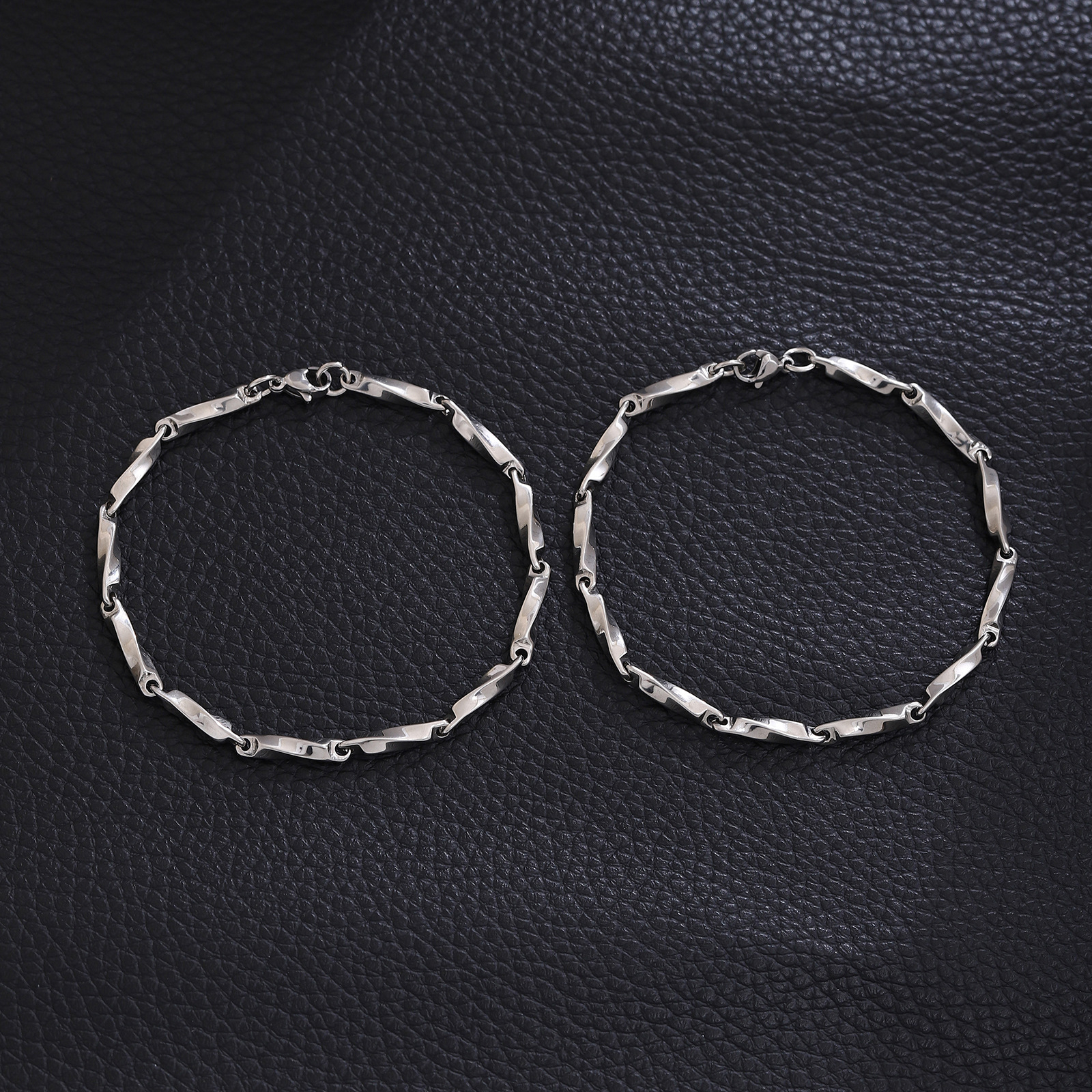 ペアブレスレット ツイストバー細身チェーンペアブレスレット