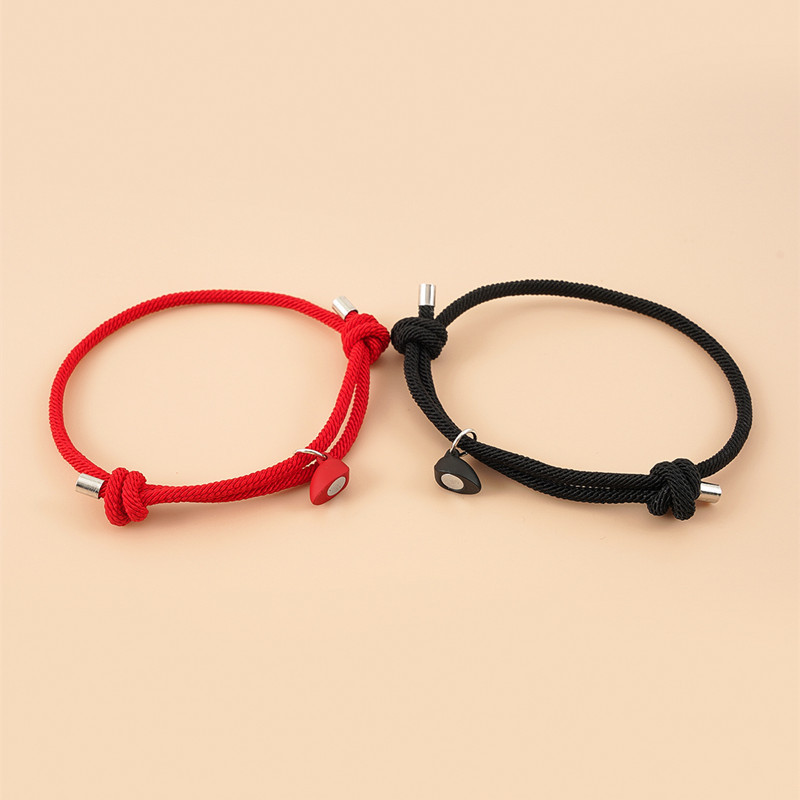 ペアブレスレット 磁石で繋がるハート型編み紐ペアブレスレット