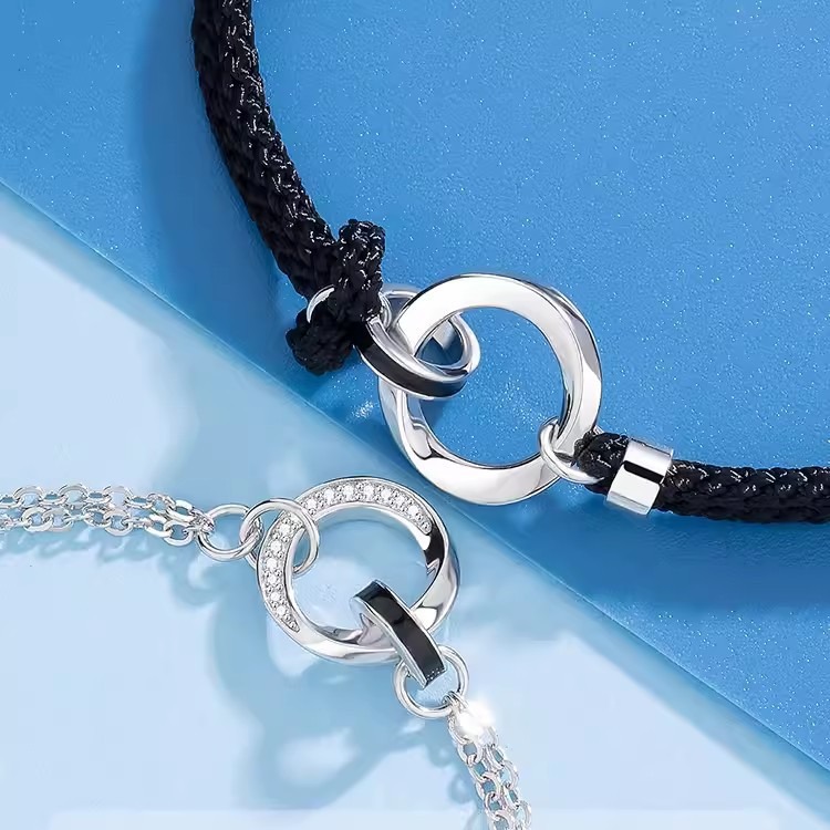 https://fulmo-img-server.com/pairheart/f4d77290-bbe6-4b80-81a9-ecad609dd496.jpg