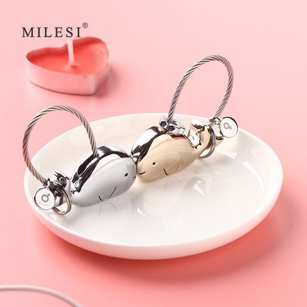 ペアルック ペアキーホルダー かわいいブタやクジラ キス お揃い