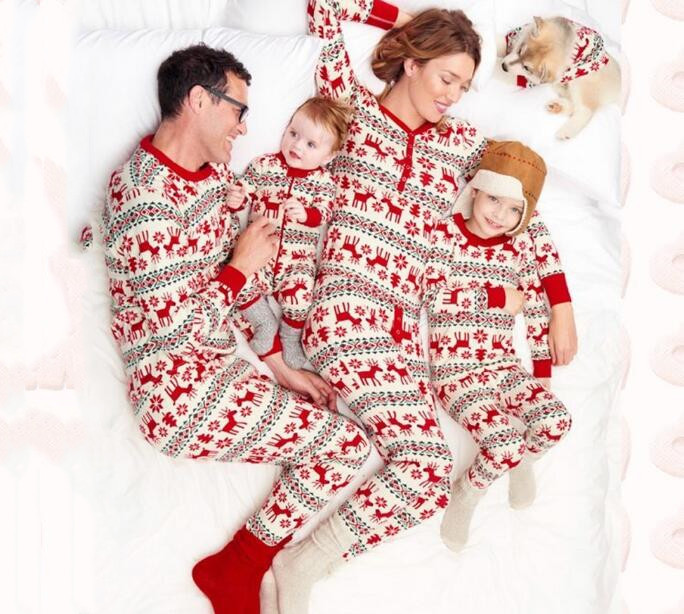 ペアルック 鹿柄クリスマス家族お揃いパジャマセット