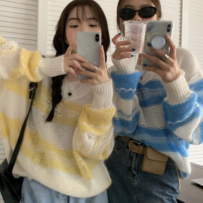 双子コーデ  Vネックのストライプセーター ペアルック/お揃い