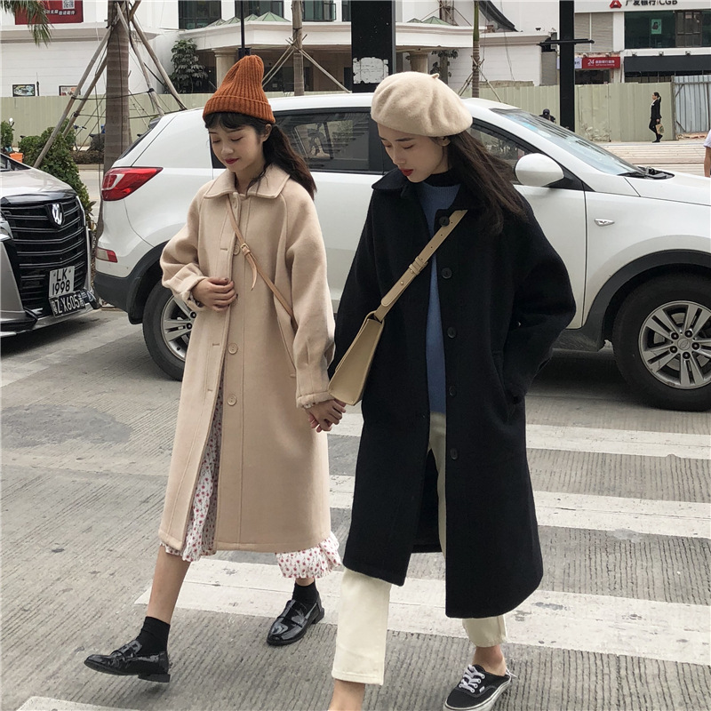 双子コーデ シミラールック 長く厚いウールコート