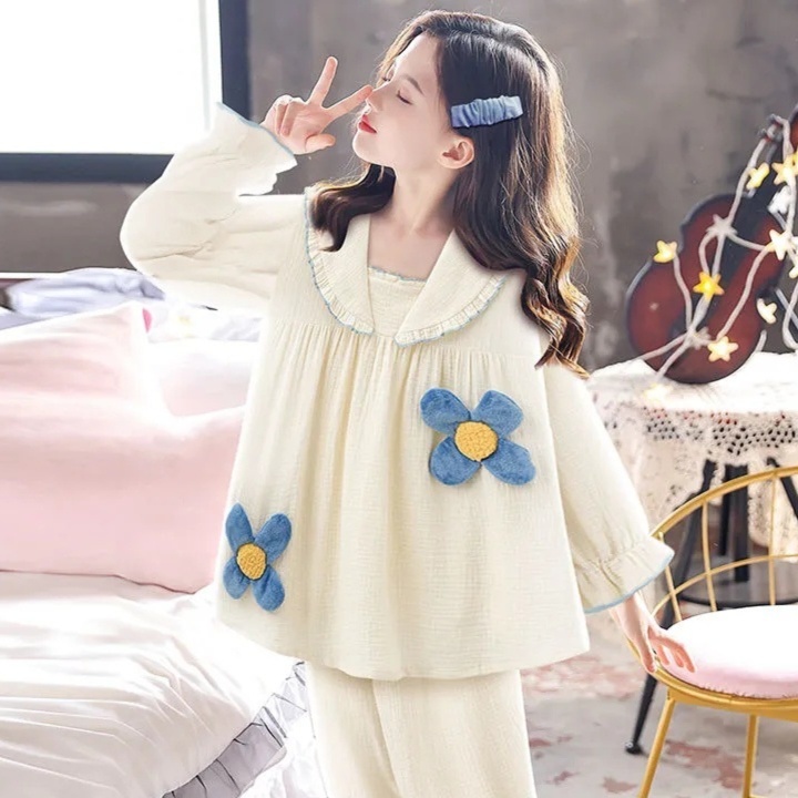 子どもパジャマ いちご柄フリルパジャマ