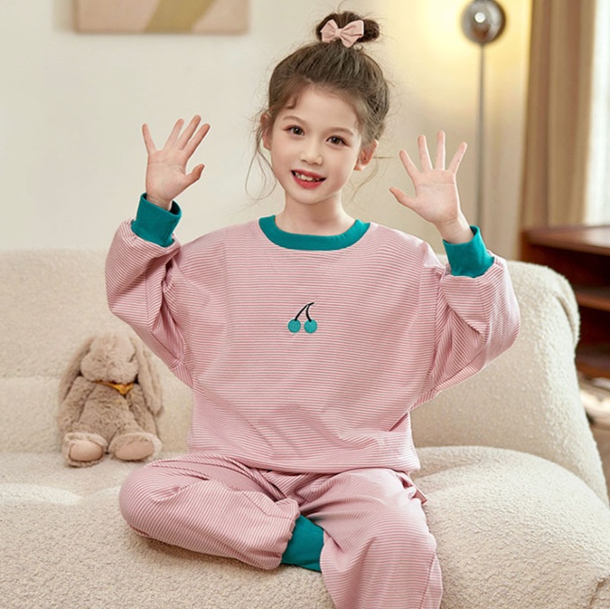 子どもパジャマ さくらんぼ刺繍ルームウェア上下セット