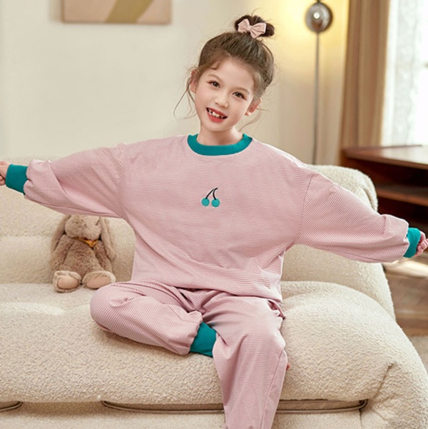 子どもパジャマ さくらんぼ刺繍ルームウェア上下セット