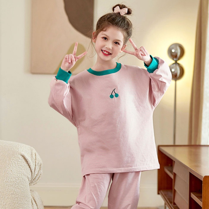 子どもパジャマ さくらんぼ刺繍ルームウェア上下セット