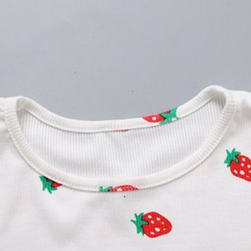 子どもパジャマ いちご柄フリルパジャマセット