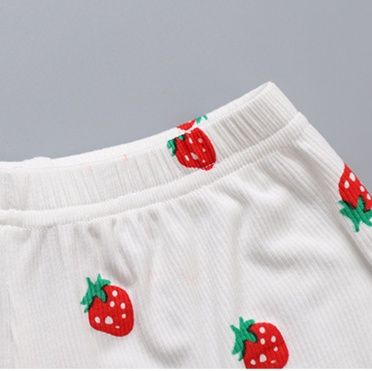 子どもパジャマ いちご柄フリルパジャマセット