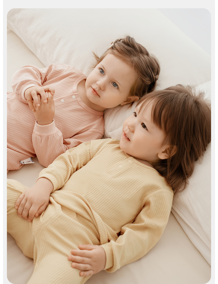 子どもパジャマ リブ編みボタン付き長袖上下セット
