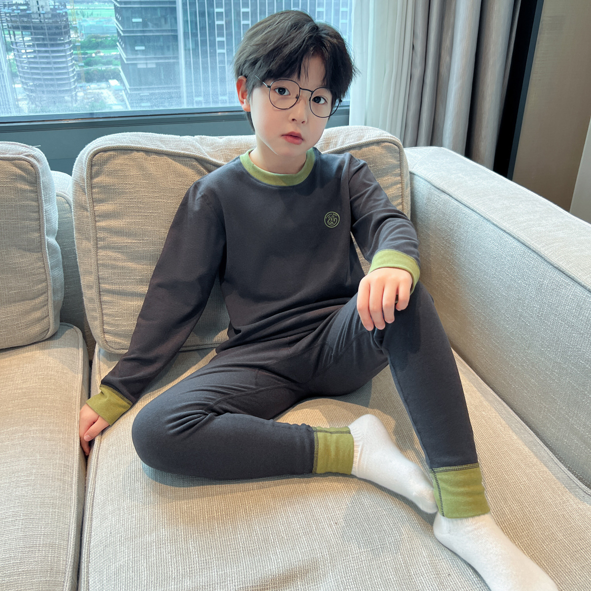 子どもパジャマ 配色切替デザイン長袖上下セット男児パジャマ