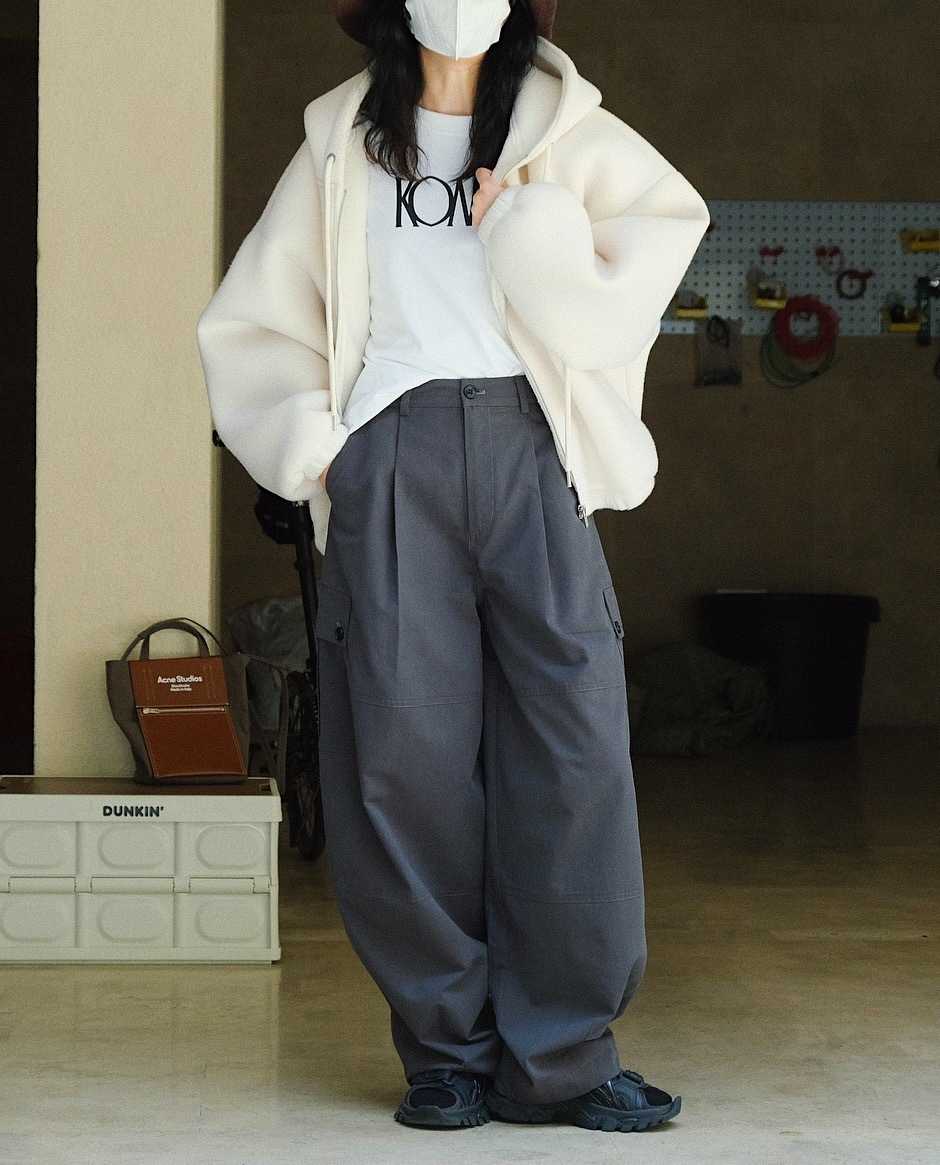 スタイリッシュな大人の装い！チャコールワークパンツおすすめ5選