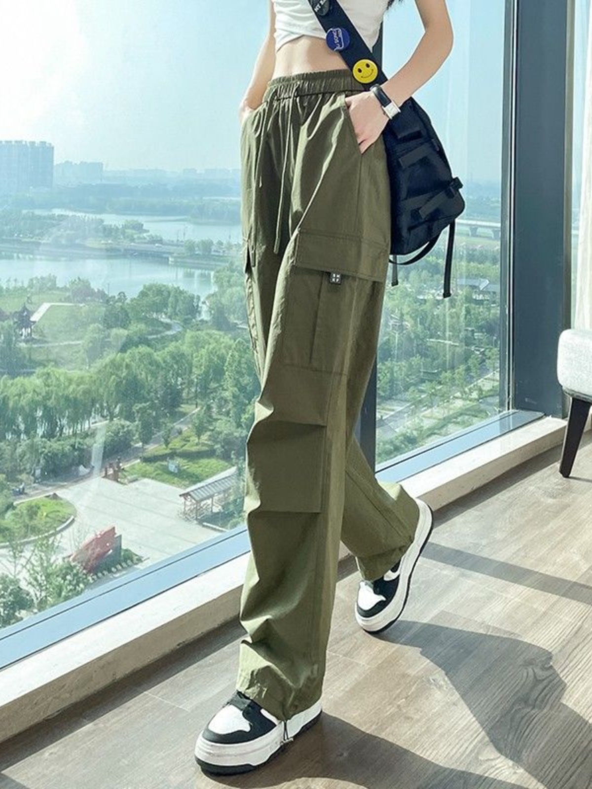 ワークパンツ ゆったりシルエット多機能カーゴパンツ