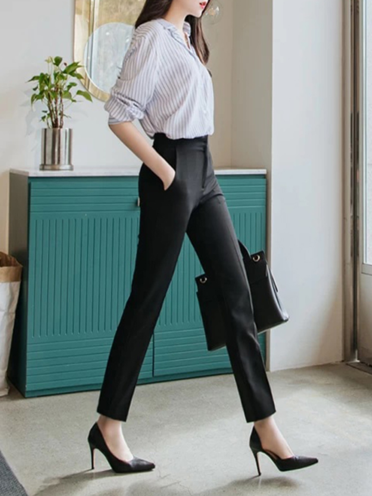 https://fulmo-img-server.com/pants-set/004c7385-851e-4348-ae81-4f3fe856099b.jpg