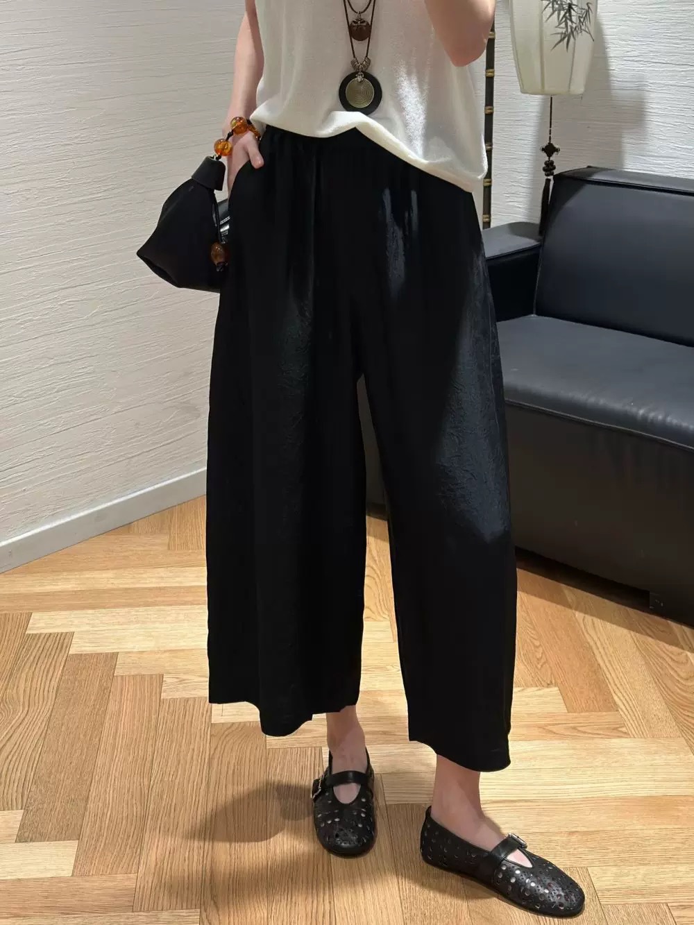 https://fulmo-img-server.com/pants-set/030f883a-3b5f-4ab1-9600-411399f22123.jpg