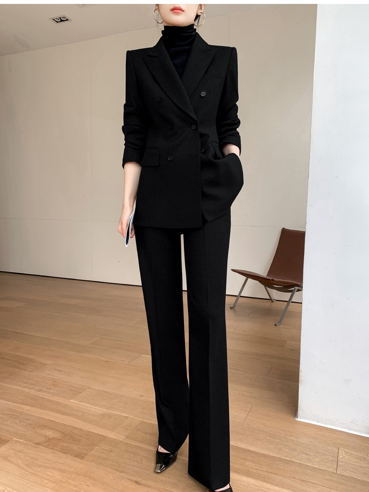 https://fulmo-img-server.com/pants-set/03af7be9-3d8d-468d-9fb6-d7688a486e93.jpg