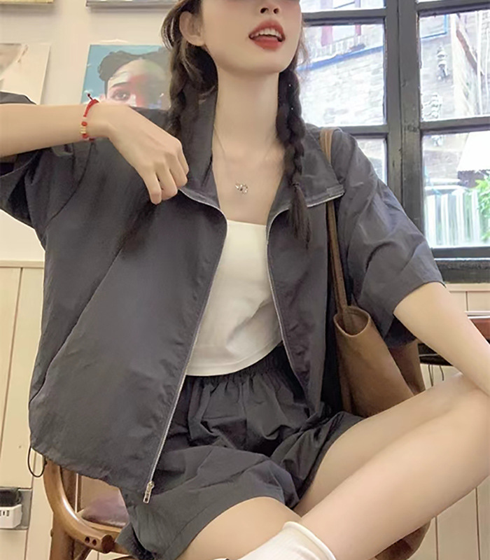 パンツセットアップ ジップアップブルゾン風ショートパンツセット