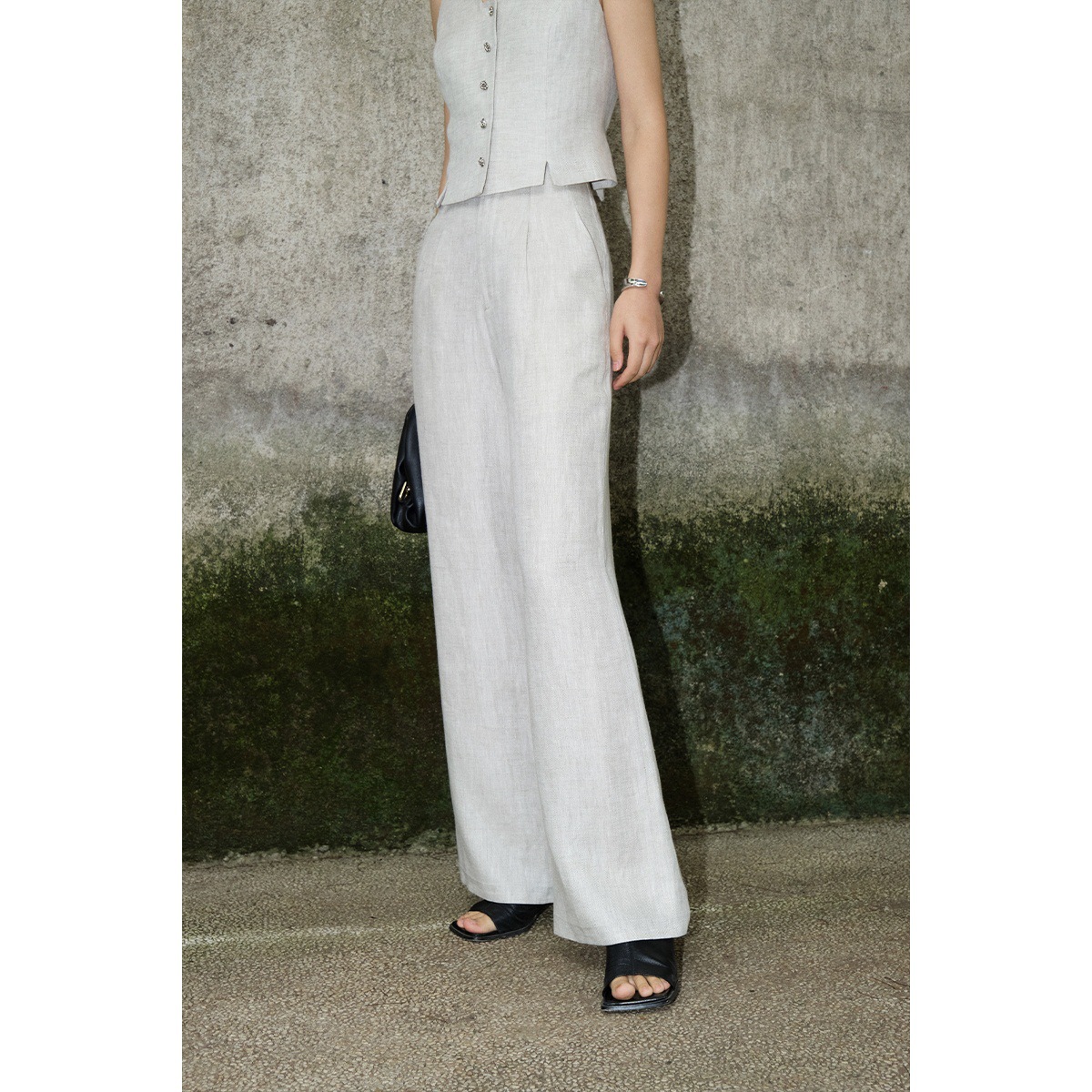 https://fulmo-img-server.com/pants-set/08ee7913-629a-42af-8fdd-549086ce773d.jpg