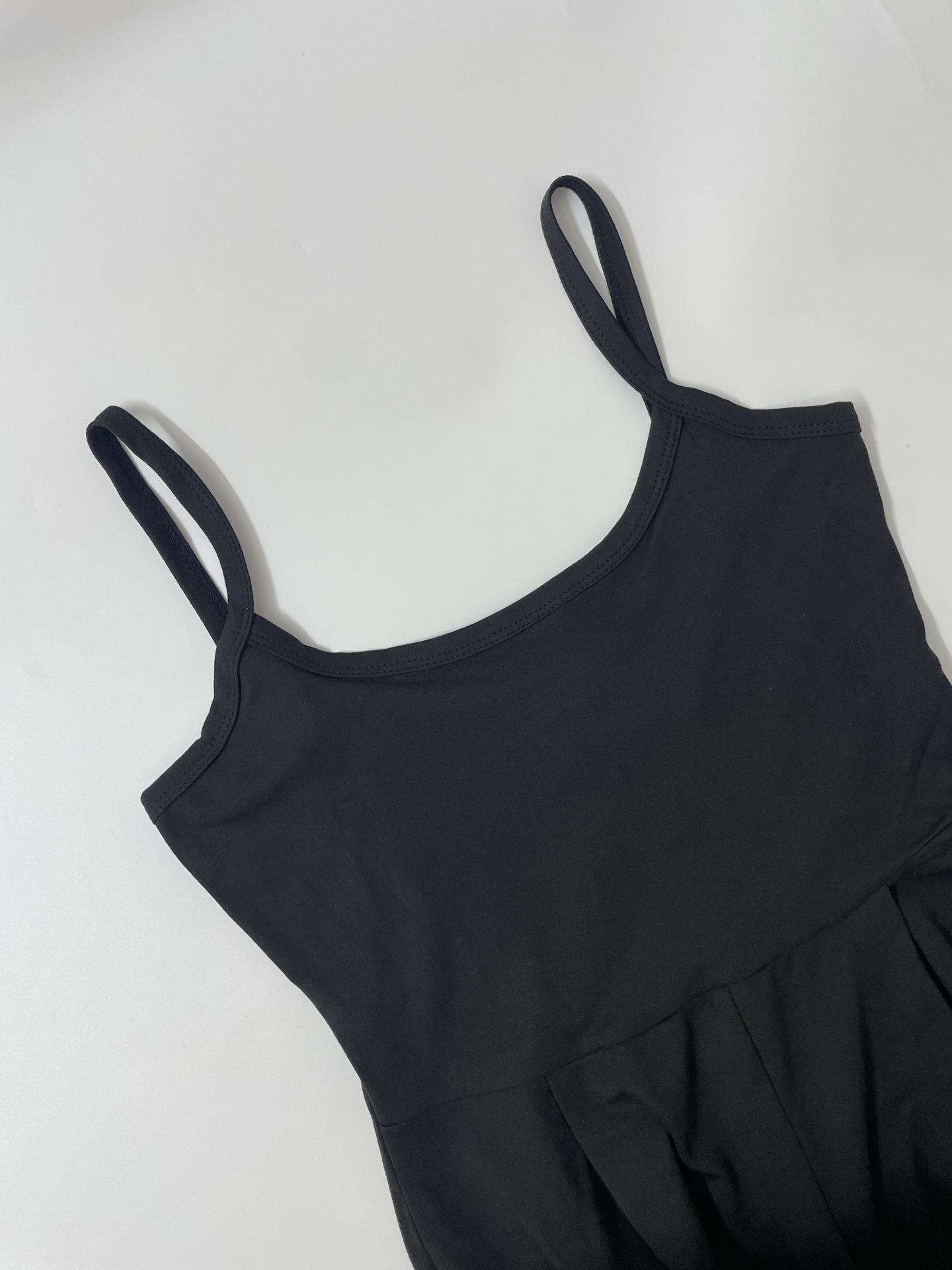 https://fulmo-img-server.com/pants-set/0a7c5604-cdd6-4612-bfc7-d673da455e97.jpg