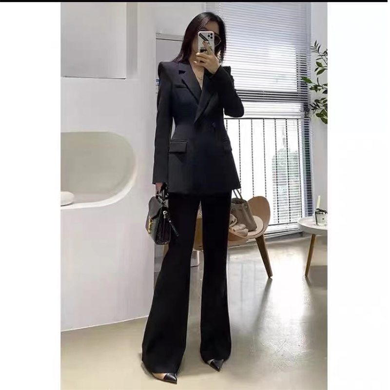 パンツセットアップ 洗練されたダブルブレストジャケット二点式パンツセットアップ