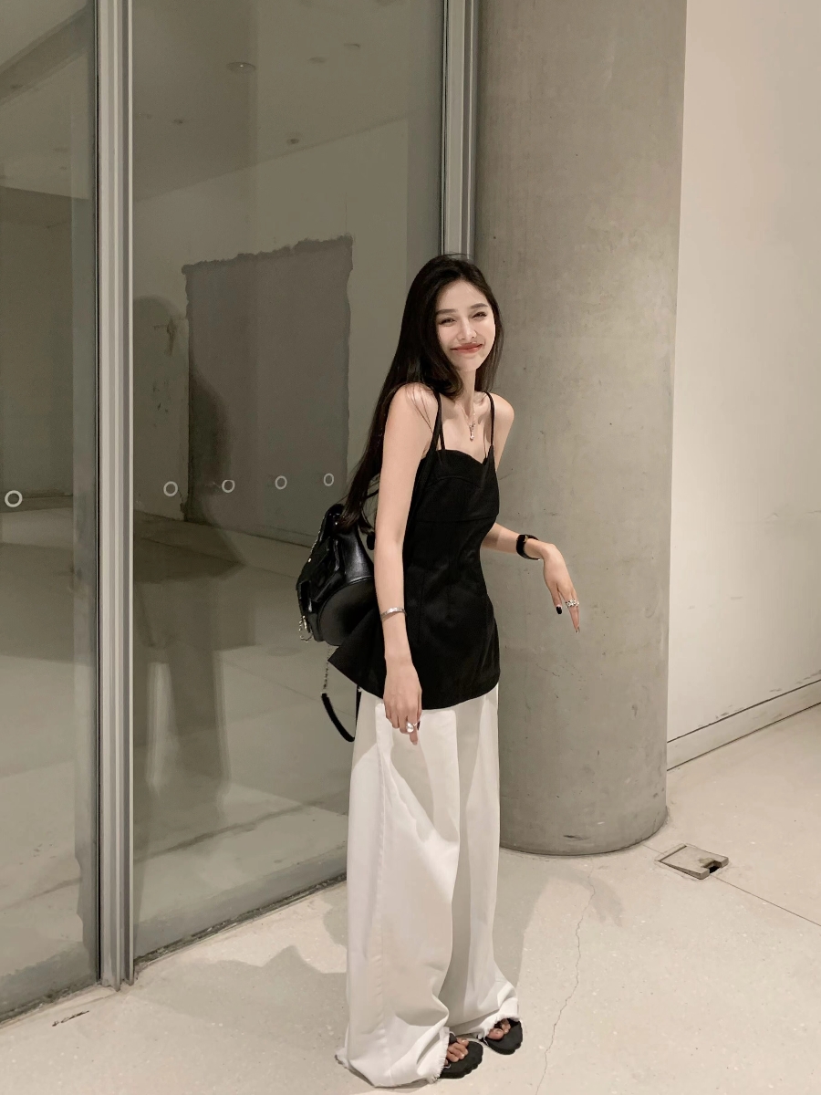 美シルエットが叶う！フレアパンツセットアップで魅せる大人の華やかコーデおすすめ5選