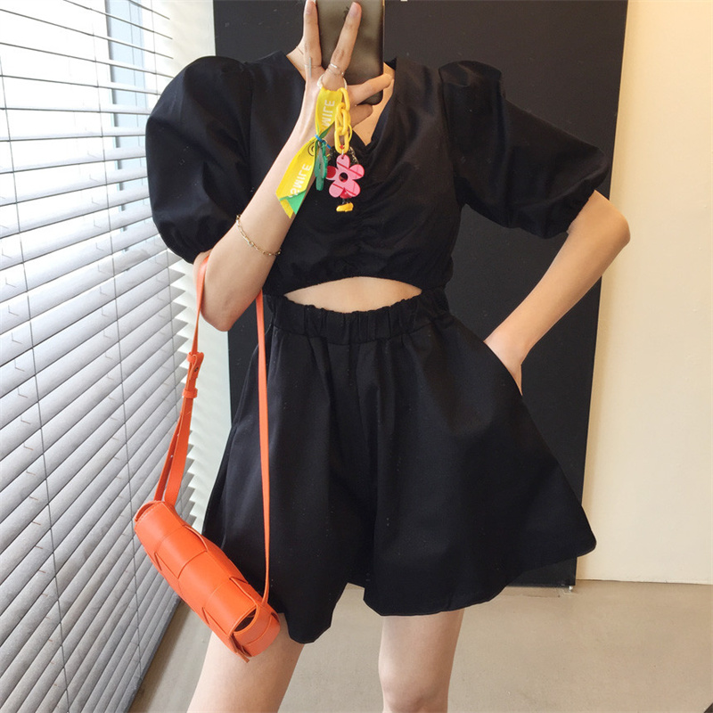 パンツセットアップ レトロ風透かし彫りパフスリーブショート丈セットアップ