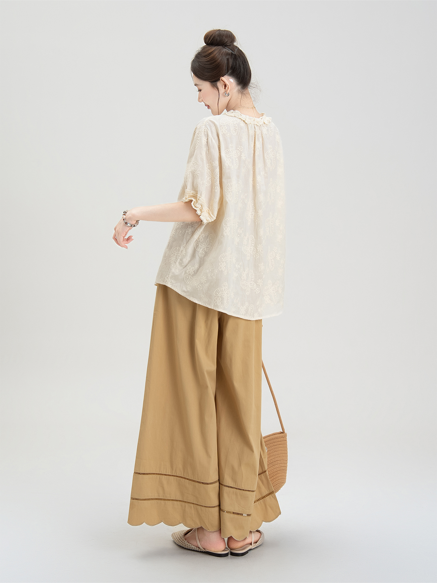パンツセットアップ 刺繍ブラウス+スカラップワイドパンツ