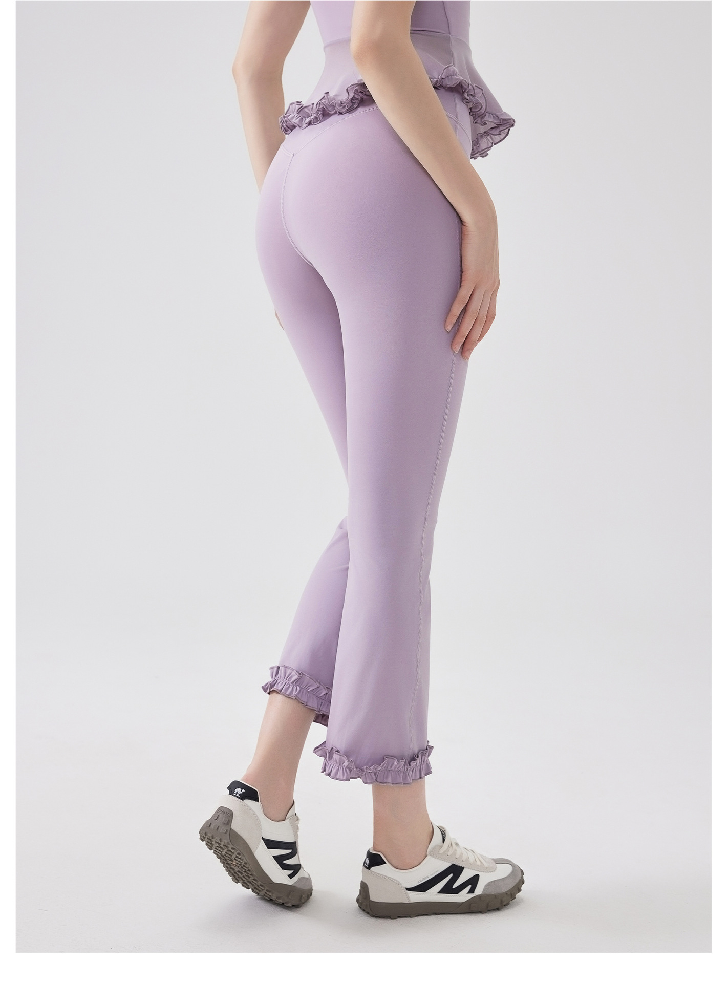 パンツセットアップ フリル裾デザイン ペプラムセットアップ