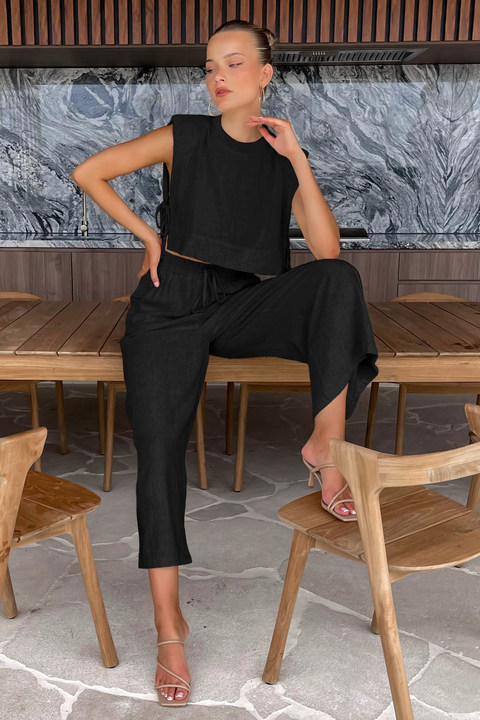 https://fulmo-img-server.com/pants-set/109431c7-8db9-4888-abaa-a9ef449df6bd.jpg