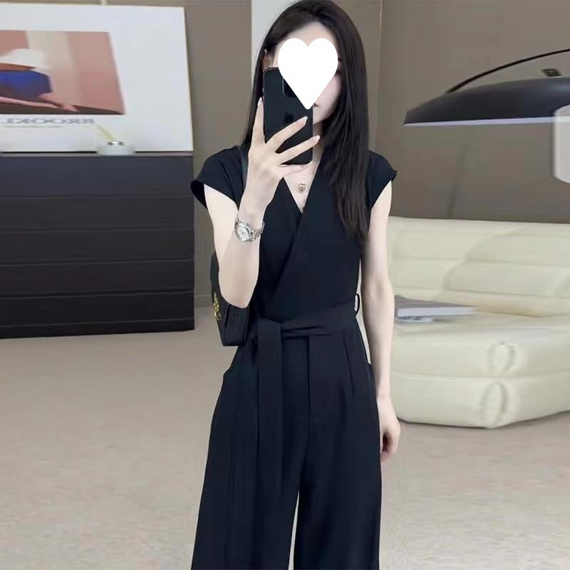 https://fulmo-img-server.com/pants-set/14f7810e-4c83-47b9-b436-735c6863b25e.jpg