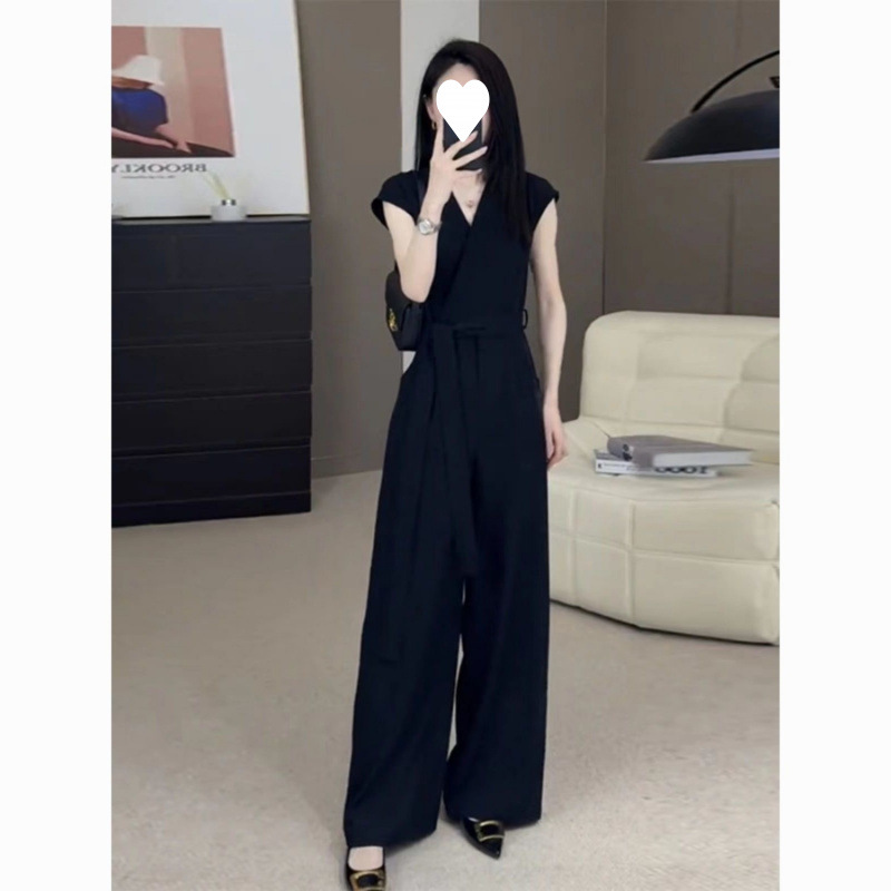 https://fulmo-img-server.com/pants-set/160bfa90-2465-47ca-aee4-80f006717824.jpg