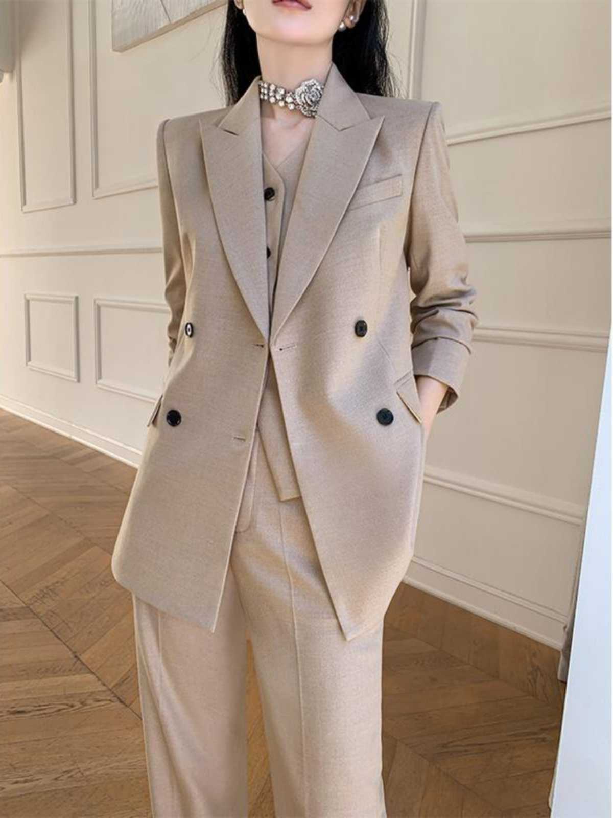 卒業式にふさわしい品格!お子様の晴れ姿を引き立てるパンツセットアップおすすめ5選