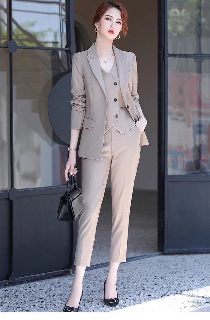 パンツセットアップ 三点式ベスト付きテーラードジャケットパンツセットアップ