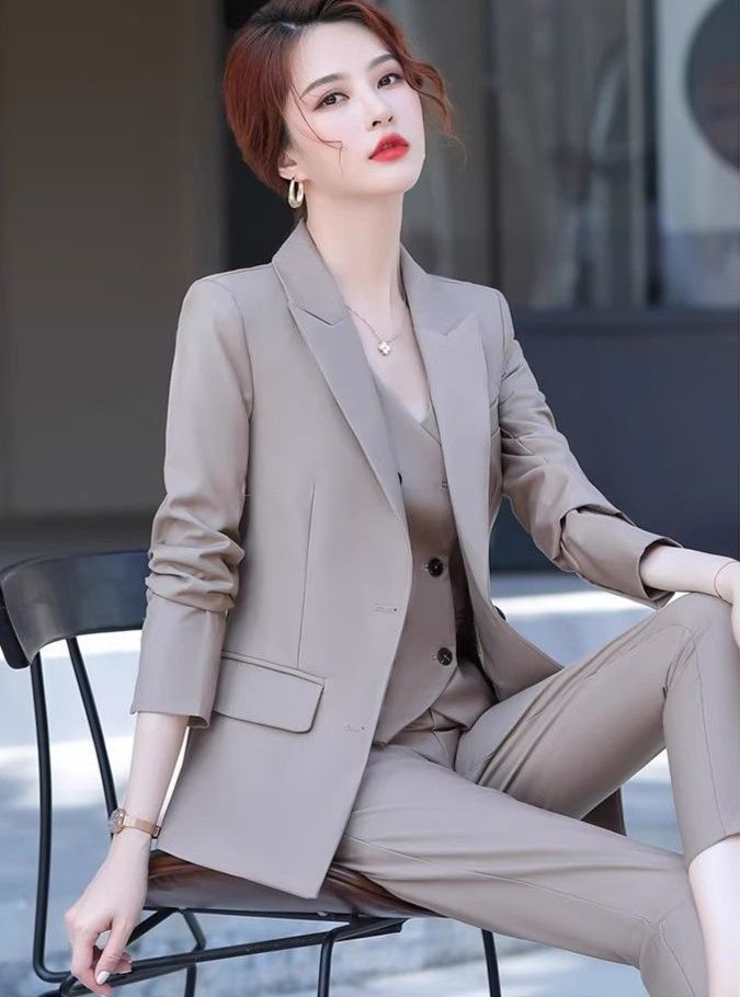 パンツセットアップ 三点式ベスト付きテーラードジャケットパンツセットアップ