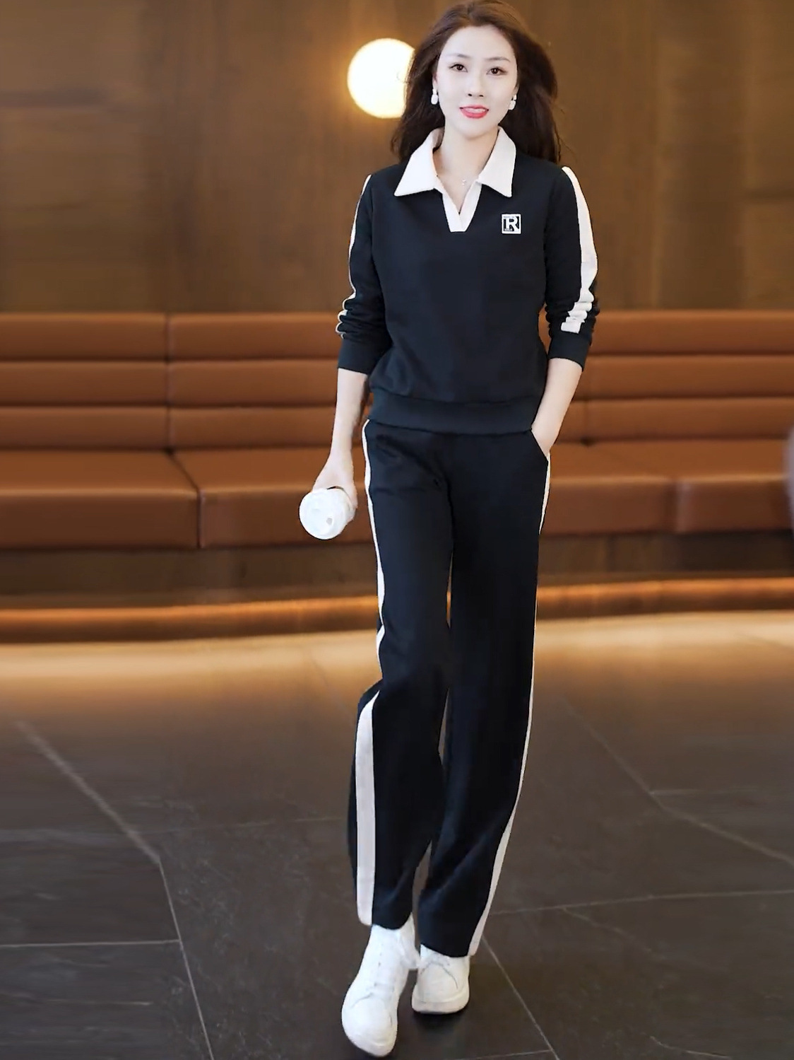 https://fulmo-img-server.com/pants-set/1c7ba8b8-cb7b-4680-b0b0-5e5c81694f60.jpg