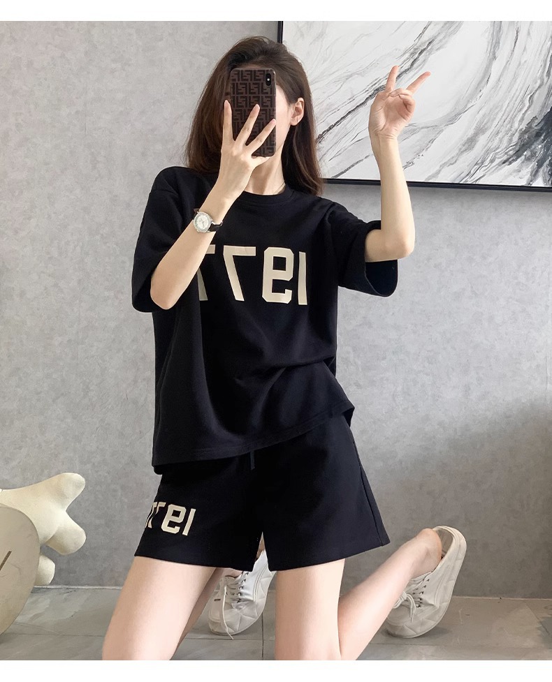 パンツセットアップ 文字デザイン ゆったりショートセット