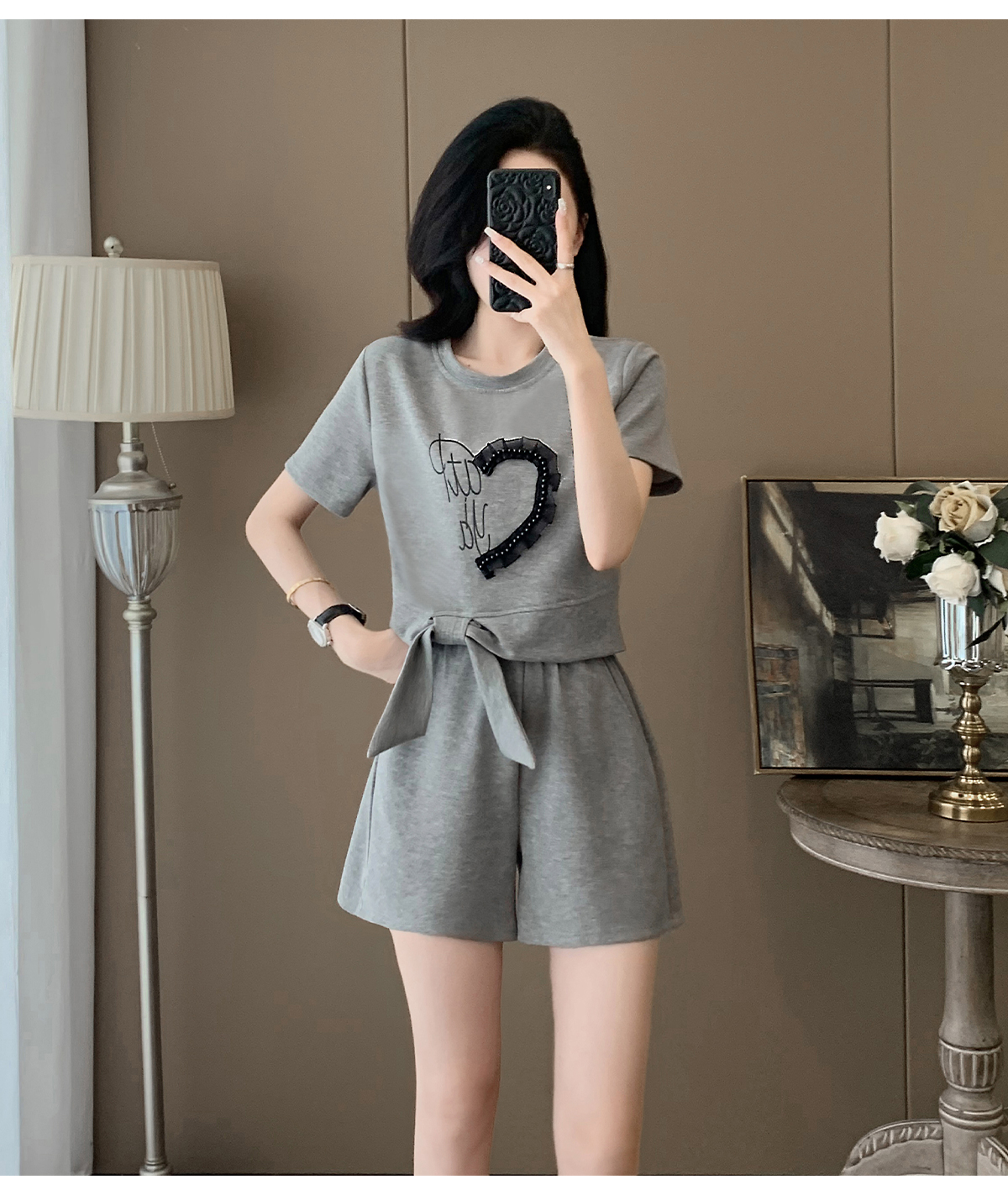 https://fulmo-img-server.com/pants-set/20bab05d-a02c-47af-b964-24b1d99763b9.jpg