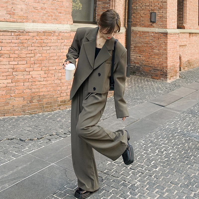 https://fulmo-img-server.com/pants-set/2676dc1c-73bc-4e1f-a80c-7a281b161432.jpg