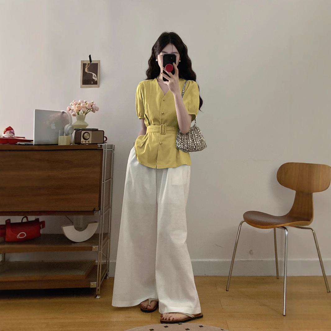 パンツセットアップ ベルト付きペプラムブラウスとワイドパンツセット