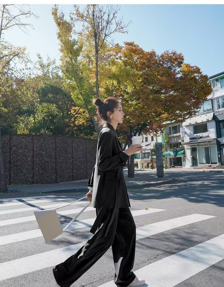 https://fulmo-img-server.com/pants-set/2d58d21c-68ef-417d-95a2-0fded10dfe2e.jpg