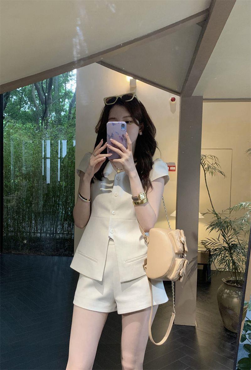 https://fulmo-img-server.com/pants-set/2d6aee34-76f9-4376-8f73-2c6cb168b7c7.jpg