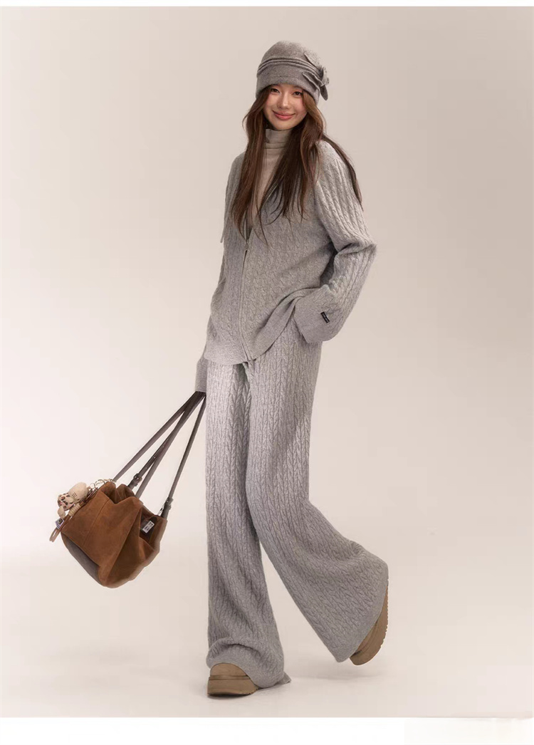 https://fulmo-img-server.com/pants-set/2e71b277-d72d-4f0f-8c6e-e3d801899188.jpg